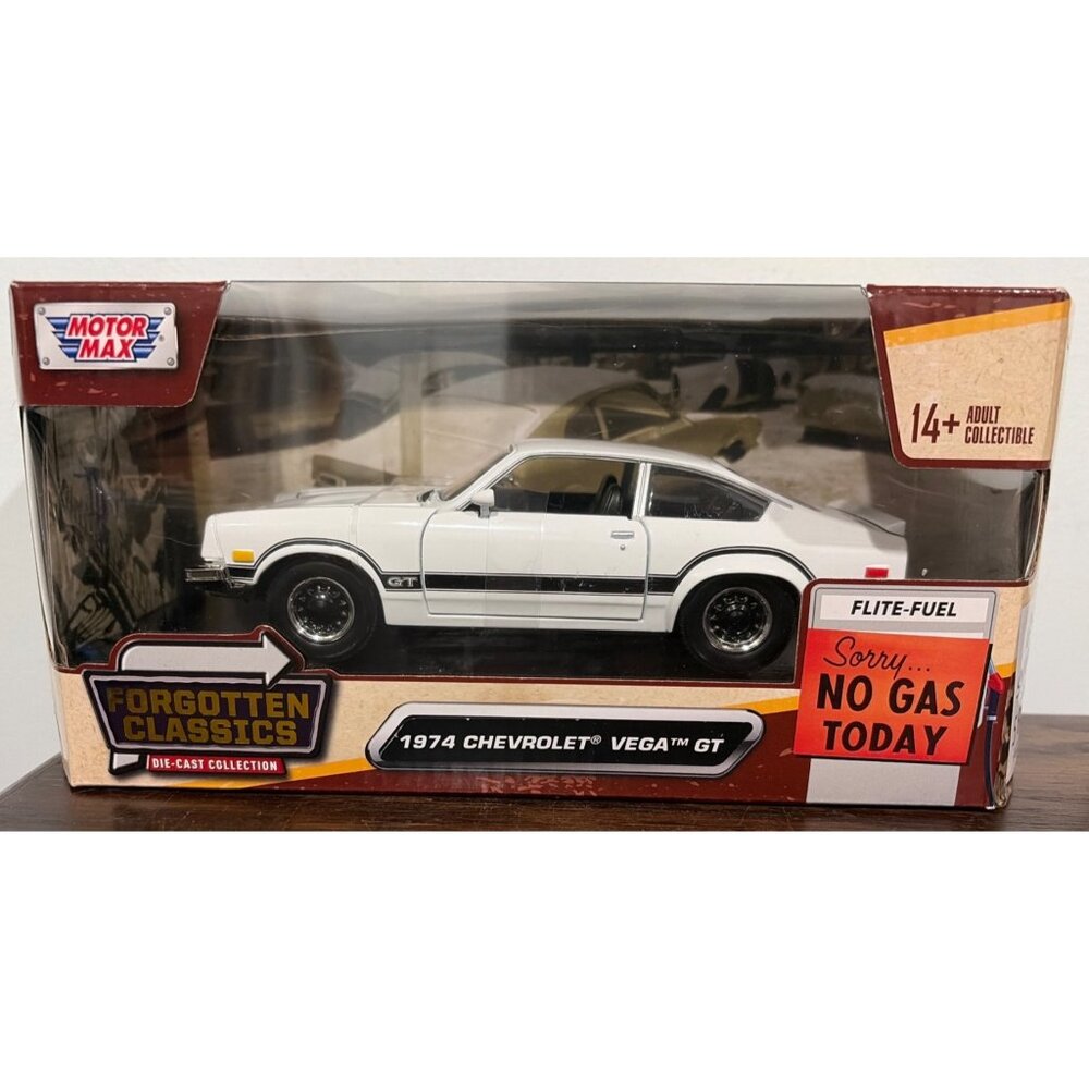 NIB 1974 Chevrolet Vega GT 1:24 Die-Cast Model Motor Max Forgotten Classics